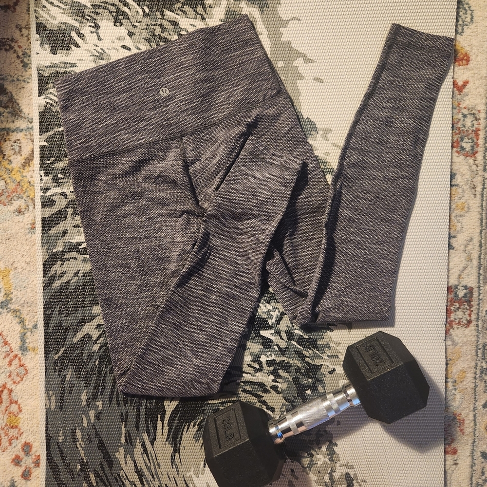 Lululemon yoga pants